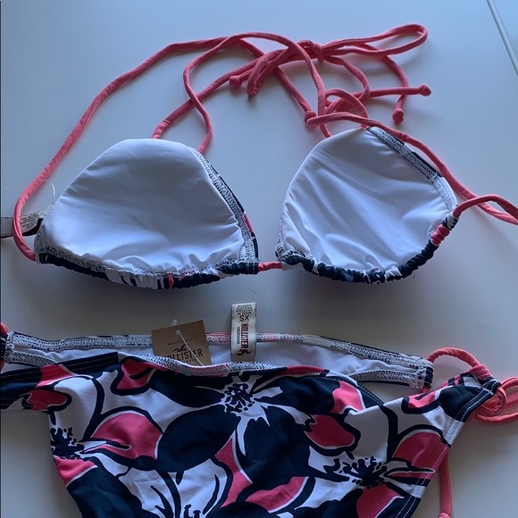 New Hollister Navy floral bikini xs bottom med top - Picture 3 of 3